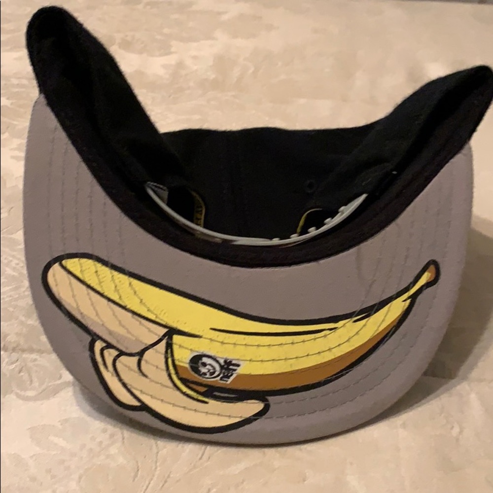 Neff hat - Picture 3 of 3